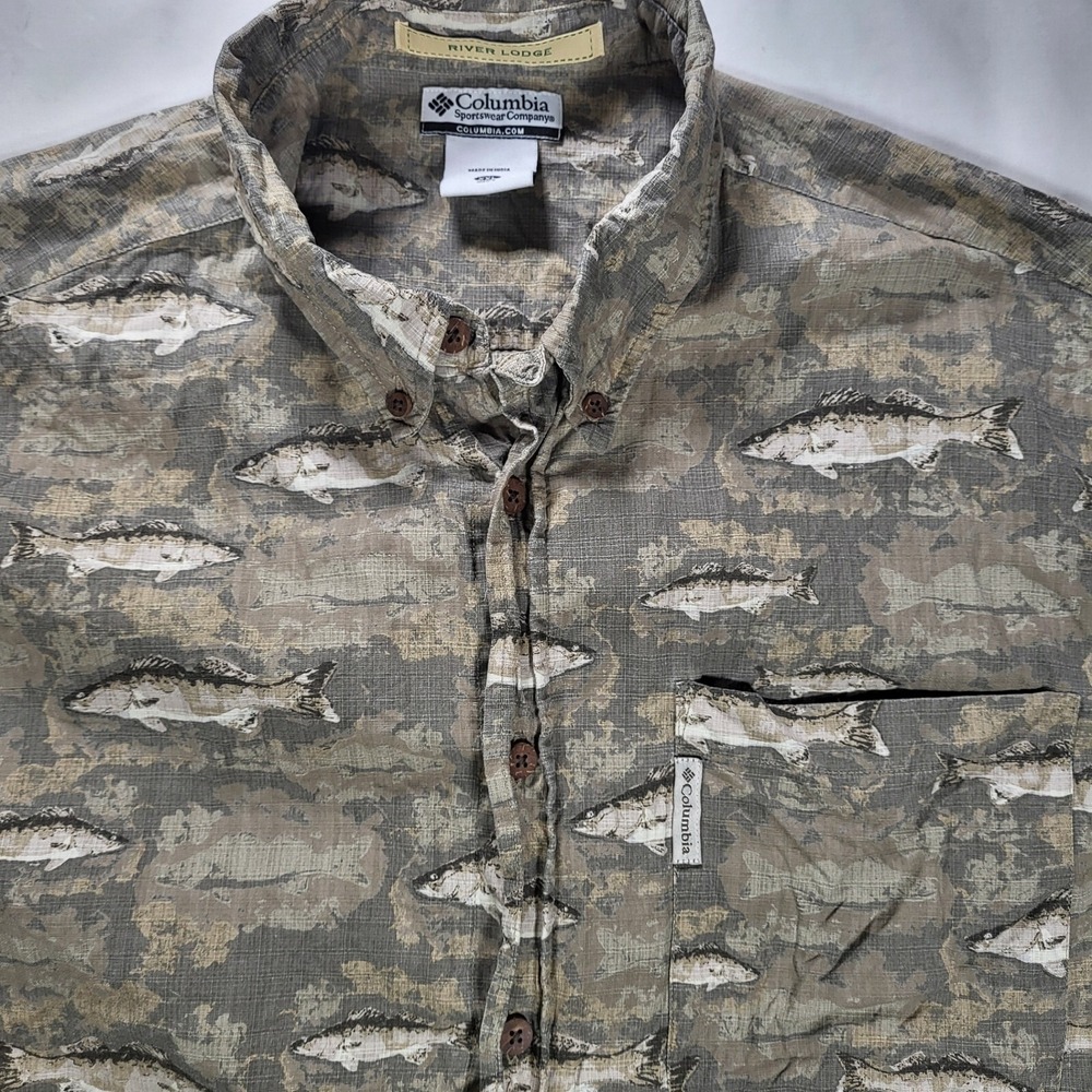 Columbia Men's XXL River Lodge Camo Fish Print Short Sleeve Button Shirt‎